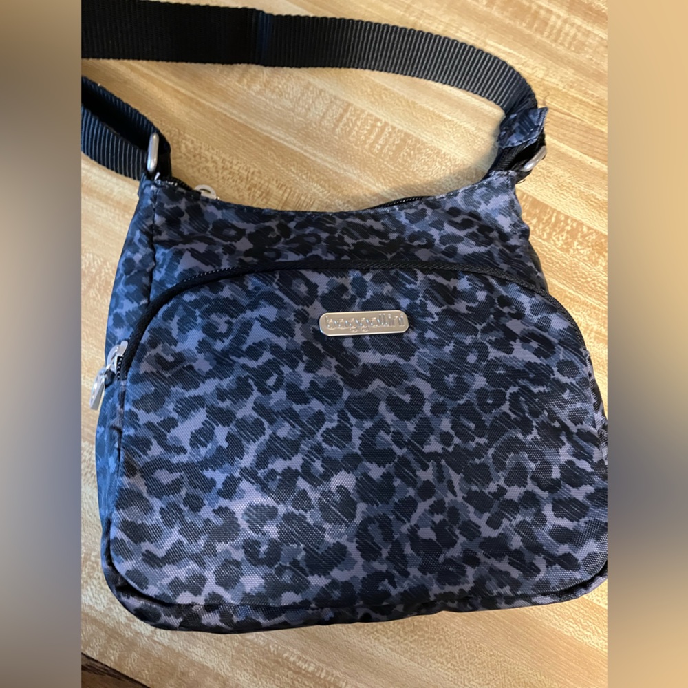 🌸Baggallini Crossbody